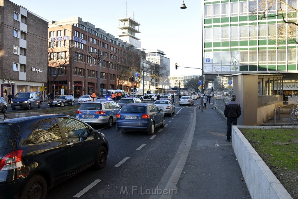 VU PKW Strab Koeln Mitte Pipinenstr Hohestr P203.JPG - Miklos Laubert